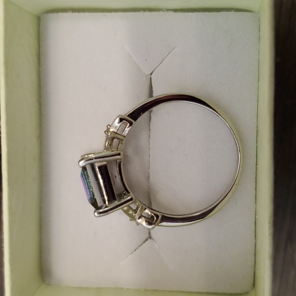 2.05CT Square Cut Mystic Topaz & 2 Dimond Ring - Picture 4 of 8